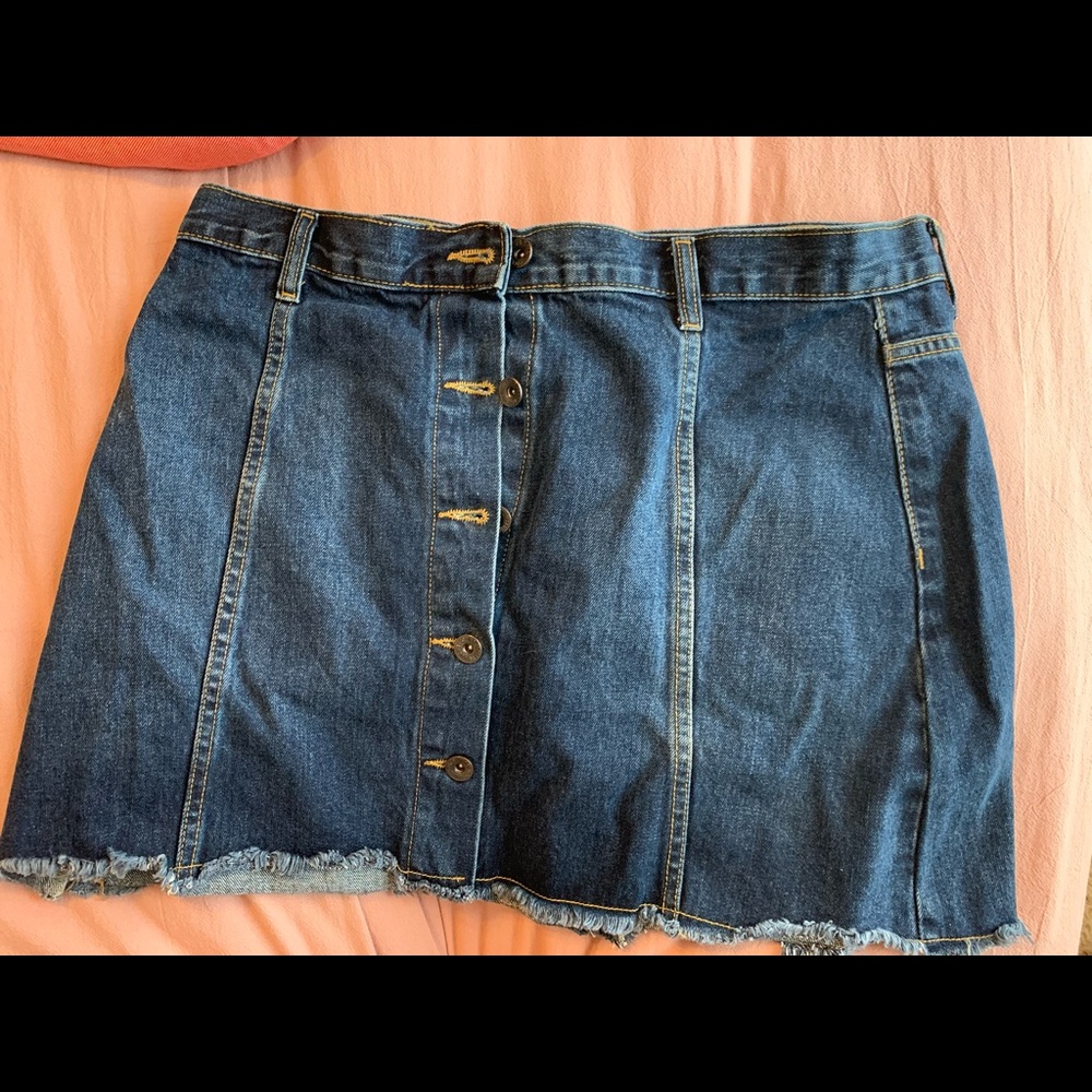 Women’s forever 21 button up skirt
